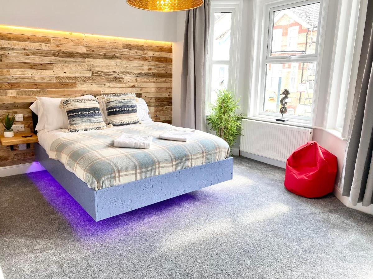 Cloud9 Guest House - By Coastline Retreats - Newly Renovated, Beautiful Ensuite Rooms Near Seafront In Town Centre, Netflix, Superfast Wifi, Communal Kitchen 본머스 외부 사진