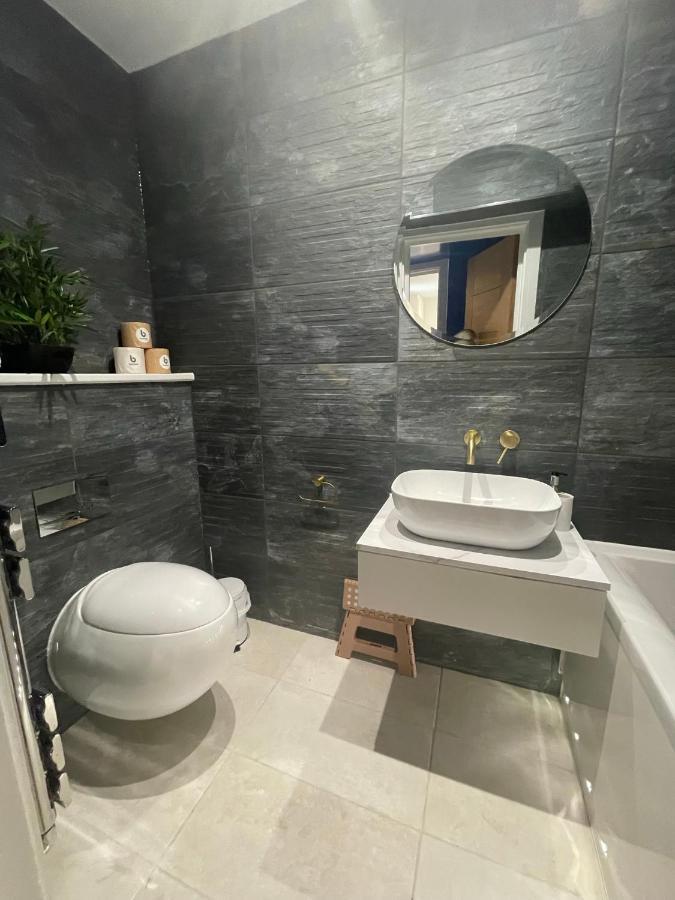 Cloud9 Guest House - By Coastline Retreats - Newly Renovated, Beautiful Ensuite Rooms Near Seafront In Town Centre, Netflix, Superfast Wifi, Communal Kitchen 본머스 외부 사진