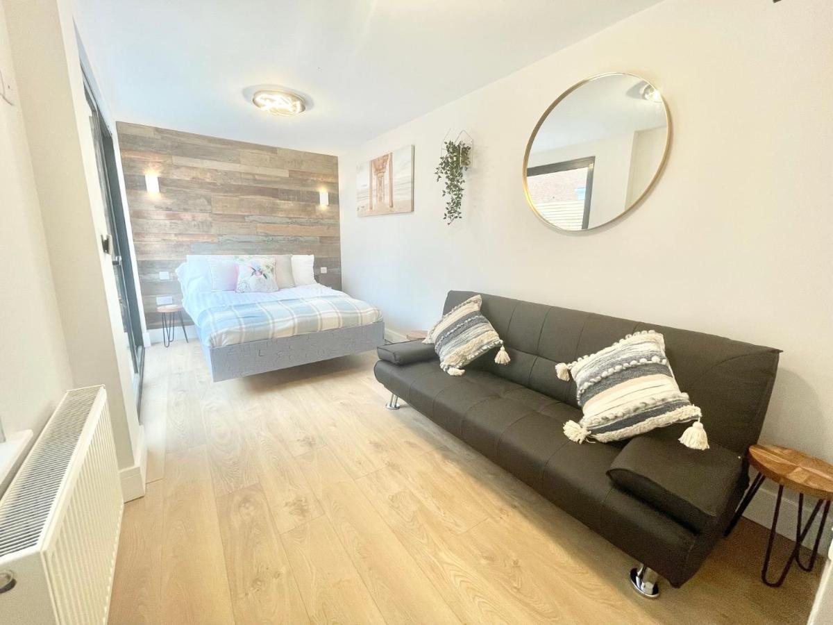 Cloud9 Guest House - By Coastline Retreats - Newly Renovated, Beautiful Ensuite Rooms Near Seafront In Town Centre, Netflix, Superfast Wifi, Communal Kitchen 본머스 외부 사진
