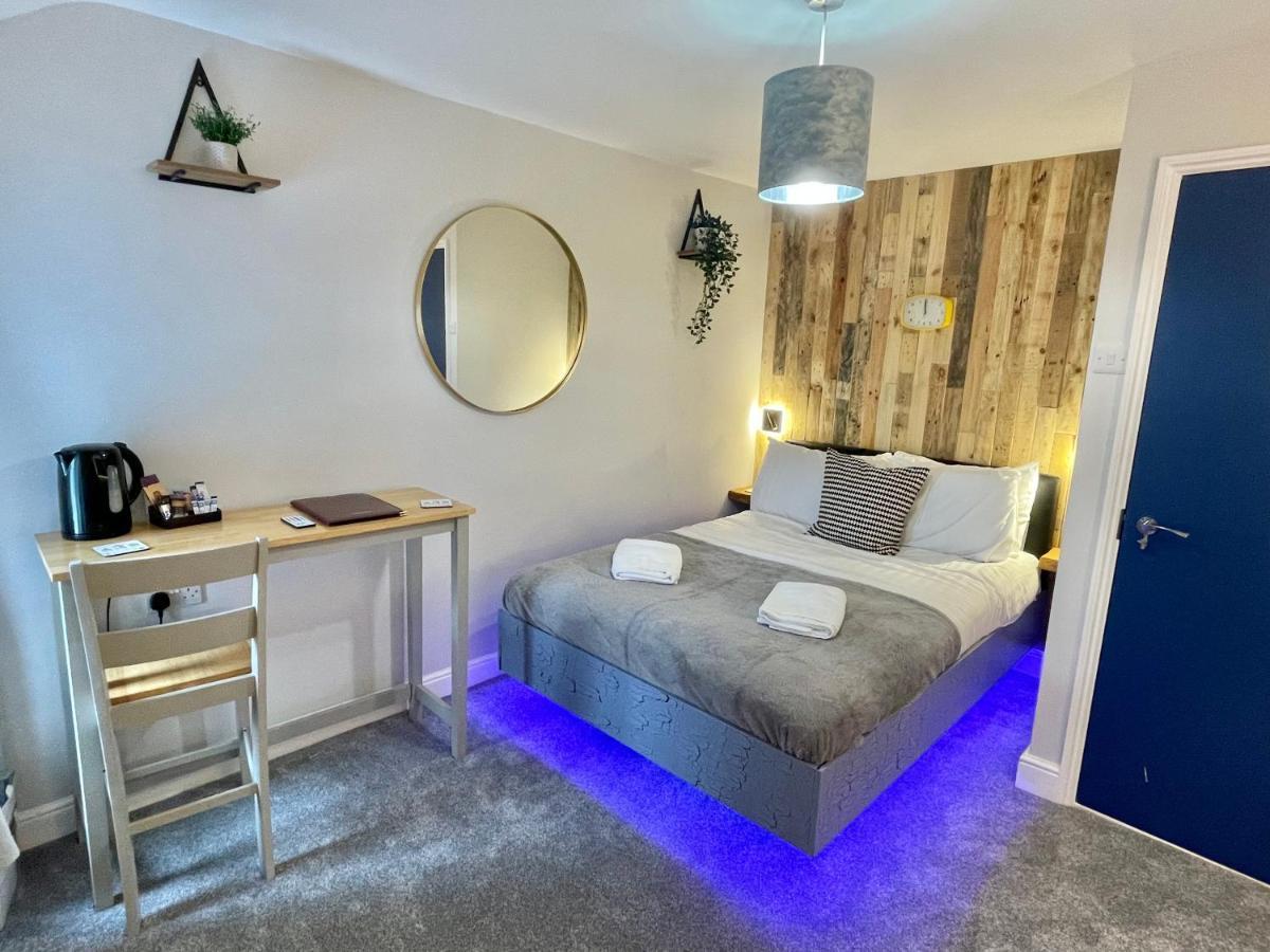 Cloud9 Guest House - By Coastline Retreats - Newly Renovated, Beautiful Ensuite Rooms Near Seafront In Town Centre, Netflix, Superfast Wifi, Communal Kitchen 본머스 외부 사진