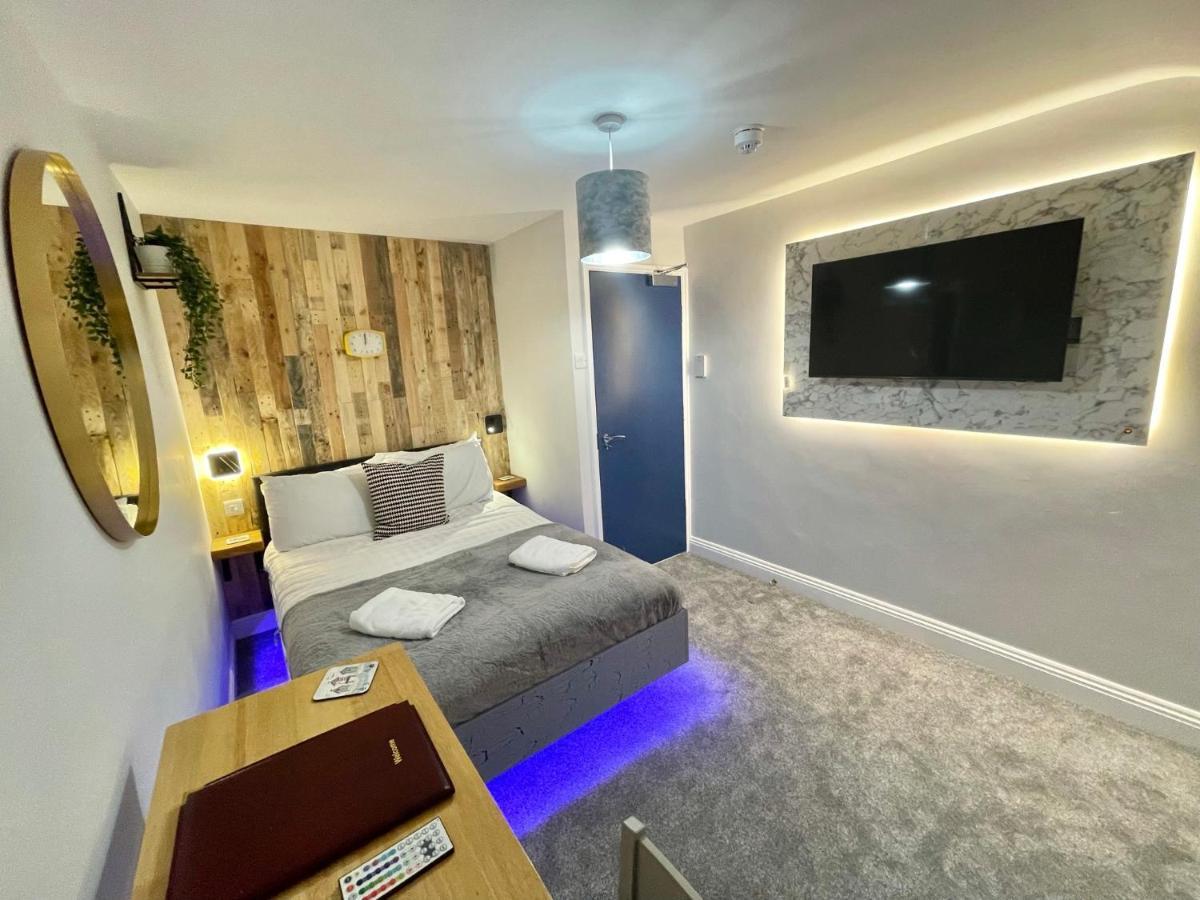 Cloud9 Guest House - By Coastline Retreats - Newly Renovated, Beautiful Ensuite Rooms Near Seafront In Town Centre, Netflix, Superfast Wifi, Communal Kitchen 본머스 외부 사진
